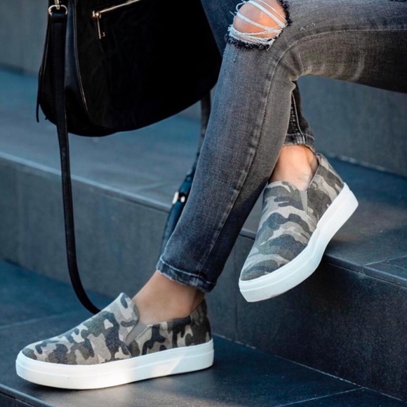 Shoes - 🍒SALE🍒LAST PAIR Camo Camouflage Slip On Sneakers